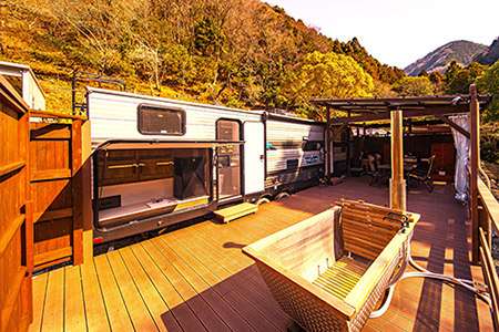 藤井わさび園のわさびビレッジ「トレーラーハウス宿泊補助券（3,000円分）」[741001]