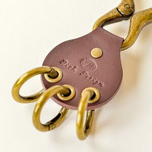 【ハンドメイド】レザーキーホルダー　スリーホールカラビナ(ワイン)_装飾品・工芸品  服飾小物 _【1474538】