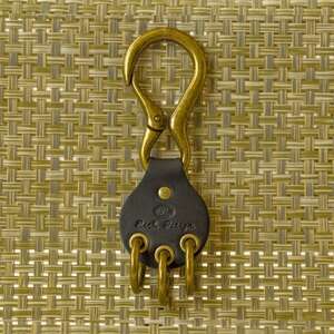 【ハンドメイド】レザーキーホルダー　スリーホールカラビナ(ブラック)_装飾品・工芸品  服飾小物 _【1474539】