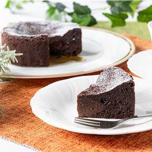 【グルテンフリ―】チョコ好き必見!素材にこだわった「本格ガトーショコラ」 ホールケーキ(12cm)_菓子・スイーツ ケーキ  _【配送不可地域：離島】【1481583】