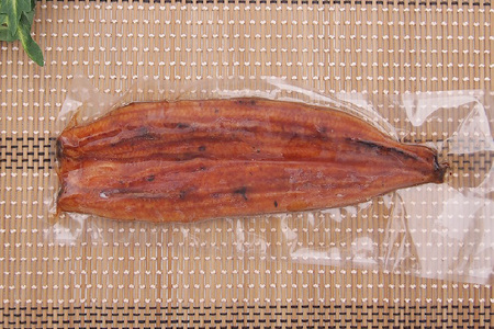 うなぎ 中国産 うなぎ蒲焼 200g×2尾 タレ 山椒 セット [むらた商会 静岡県 吉田町 22424253]