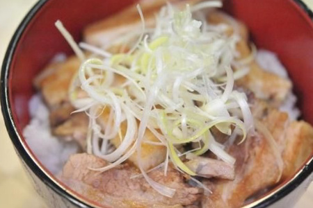 【三代目！肉工房 松本秋義】まっ白煮豚400g×1 [吉田ハム工場 静岡県 吉田町 22424667]