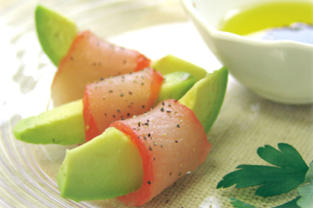 話題の絶旨グルメ 【 まぐろの 生ハム 】180g×3本 [石原水産 静岡県 吉田町 22424096]