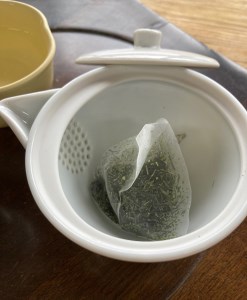 11-39 川根本町産川根銘茶 農家ならでは三角網でよく出る本格茶葉ティバック5本(たっぷり100個入り)