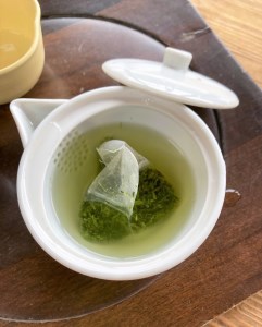 11-39 川根本町産川根銘茶 農家ならでは三角網でよく出る本格茶葉ティバック5本(たっぷり100個入り)