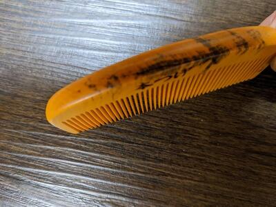 つげ櫛の櫛留商店　本つげ材とき櫛（細歯）袋付　※約８.２ｃｍ