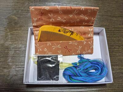 つげ櫛の櫛留商店　本つげ材とき櫛（細歯）袋付　※約８.２ｃｍ