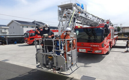 綱渡りに挑戦！はしご車に乗れる！ ｢ファイヤーレスキュー体験｣