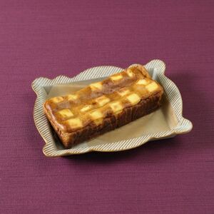 【角切りチーズが入った】ゴロッとチーズケーキ【かわいいギフトボックス入り】【配送不可地域：離島】【1427365】