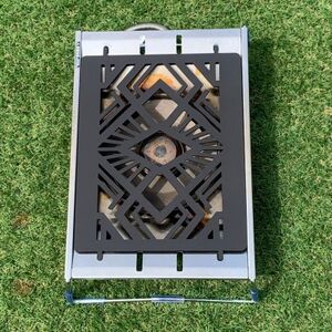 oka-d-artの黒皮鉄板 耐熱塗装Ver フラット バーナー五徳鉄板 デザイン1 アウトドアに【1513395】