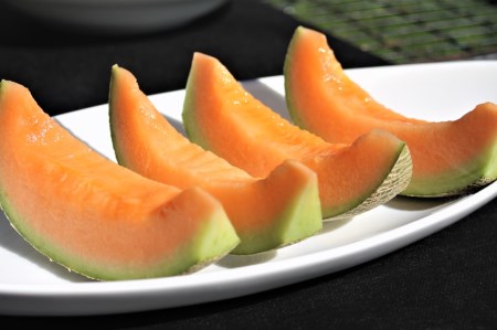 【ふるさと納税】≪令和8年産予約≫わっさむ産メロン（赤肉2玉）【7～8月お届け】