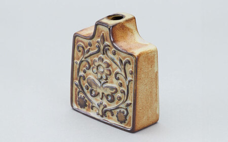 【瀬戸焼】一輪挿し　唐草模様　四角（K27）【かしわ窯】一輪挿し 花瓶 花器 インテリア / 瀬戸市 [BBAJ017]