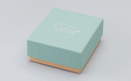 【瀬戸焼】一輪挿し　唐草模様　四角（K27）【かしわ窯】一輪挿し 花瓶 花器 インテリア / 瀬戸市 [BBAJ017]