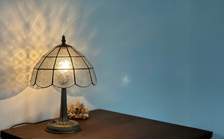 ステンドグラス テーブルランプ 木漏れ日 L フラワー / ランプ  オリジナル ギフト / 瀬戸市 / Ｎｉｊｉｉｒｏ　Ｌａｍｐ [BBAD035]
