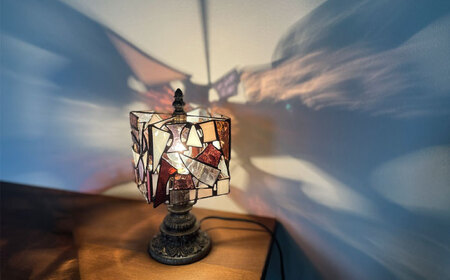 ステンドグラス テーブルランプ カケラ スクエア パープル / ランプ  オリジナル ギフト / 瀬戸市 / Ｎｉｊｉｉｒｏ　Ｌａｍｐ [BBAD004]