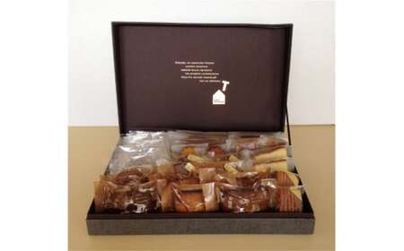 パティシエ・ラボ・テツヤ特製 素材にこだわった焼き菓子アソート詰合せ（34個入り）　スイーツ 洋菓子 セット アソート パティシエ 特製 テツヤロール フィナンシェ ガレット マドレーヌ デザート 菓子 プレゼント クリスマス バレンタインデー 贈答 手土産 お菓子 焼菓子 詰め合わせ 母の日 ギフト クッキー 春日井市