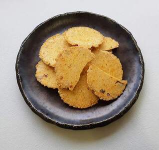 訳あり！元祖たこせんべい！「たこせんべい七味唐辛子味 約１kg (90g×12袋セット)」 こだわりの味と食感 せんべい おつまみ 海鮮 乾物 和菓子 お菓子 おやつ 煎餅 小分け 海鮮せんべい チャック付き袋 えびせん家族 人気 高リピート H011-148