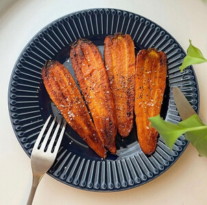 【期間限定】訳あり！こどもも食べられる甘み！「マドンナキャロット」 10kg 大容量 にんじん 人参 ニンジン 野菜 やさい 国産 碧南市 健康 食品ロス削減 甘い 先行予約 旬 特産 高評価 高リピート 人気 H105-147