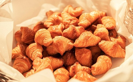 全粒粉ちびクロワッサン　どーんと1kg 約125個！（10個入り12袋+4～5個入り1袋） H087-009 25,550円