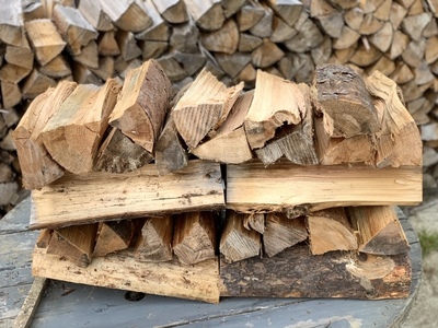 暖房の薪 針葉樹大割り