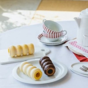 ユーハイム バウムクーヘンキュートジャパン2本セット(ホワイトチョコレート＆チョコレート)【1663846】