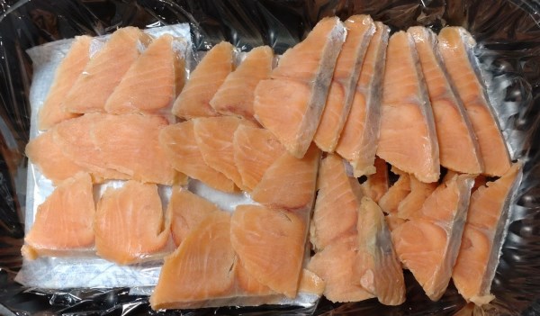 さくらます ルイベ お刺身 半身 1kg SAKURAサーモンルイベ さくらます ルイベ お刺身 半身 1kg SAKURAサーモンルイベ